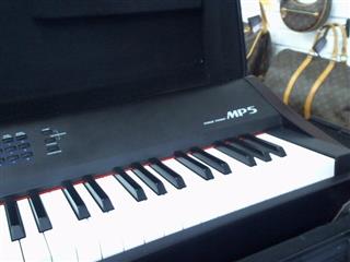KAWAI MP5 STAGE PIANO WITH CASE (B07002625) | eBay